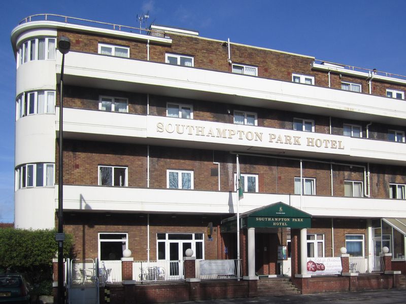 Southampton Park Hotel, Southampton. (Pub, External, Key). Published on 30-10-2012