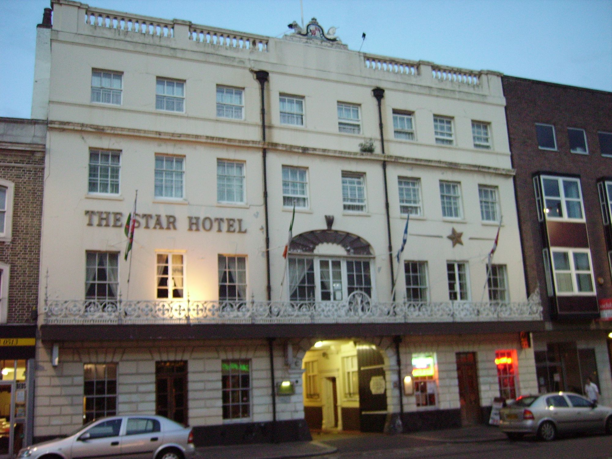 Star Hotel, High Street (Photo: Gary Tull - 22/04/2007). (Pub, External, Key). Published on 22-04-2007