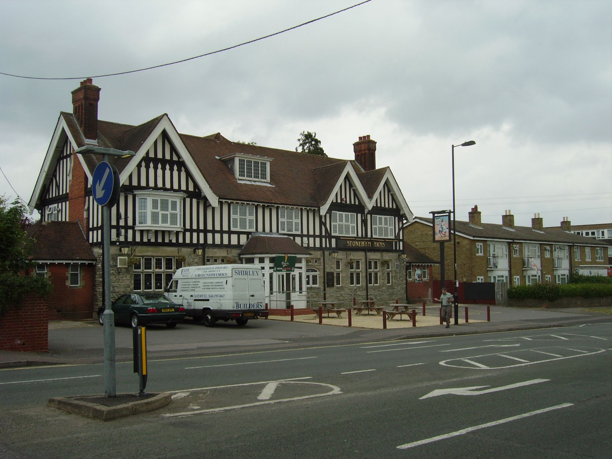 Stoneham Arms, Bassett (Photo: Gary Tull - 01/07/2005). (Pub, External). Published on 01-07-2005
