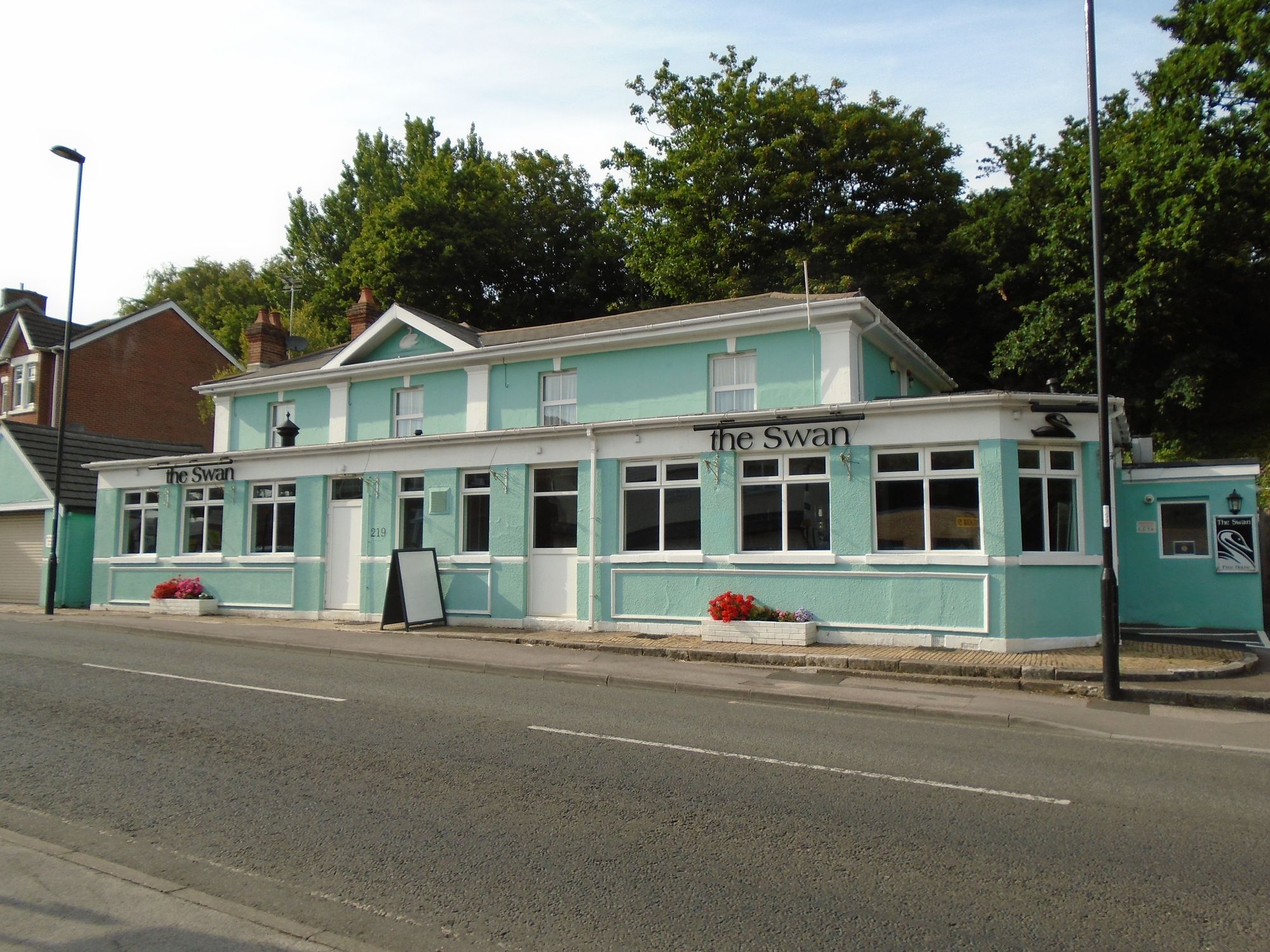 Swan, Sholing (Photo: David Etheridge - 23/06/2020). (Pub, External, Key). Published on 23-06-2020