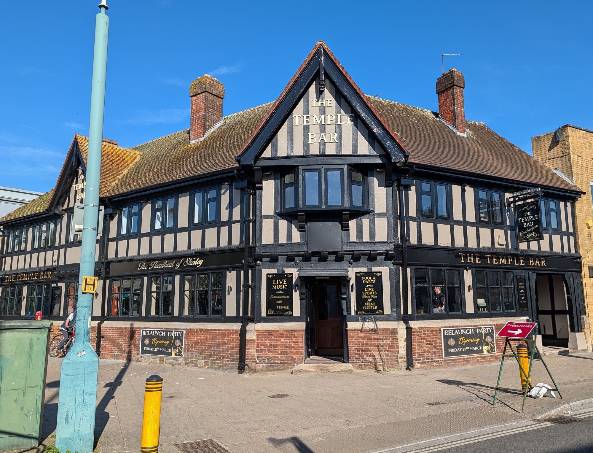 Temple Bar, Shirley (Photo: David Richardson - 07/04/2026). (Pub, External). Published on 07-04-2026