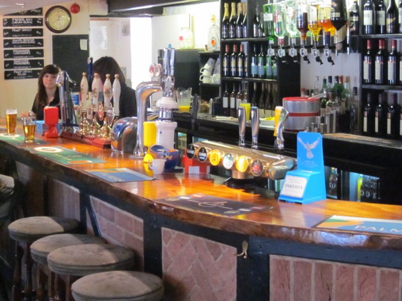 Hare & Hounds, Sway. (Bar). Published on 06-11-2010