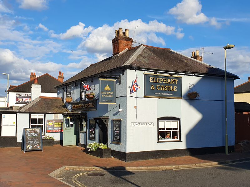 Elephant & Castle, Totton (Photo: Pete Horn 25th July 2022). (Pub, External). Published on 25-07-2022