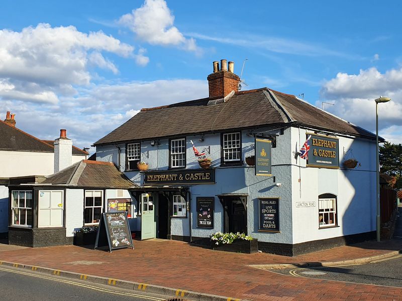 Elephant & Castle, Totton (Photo: Pete Horn 25th July 2022). (Pub, External, Key). Published on 25-07-2022