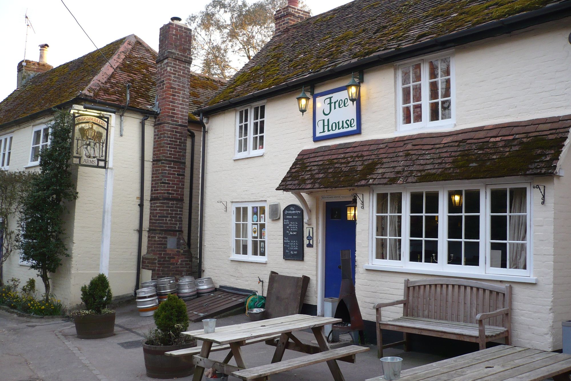 Brushmakers Arms, Upham (Photo: David Pritchard - 05/04/2013). (Pub, External, Key). Published on 05-04-2013