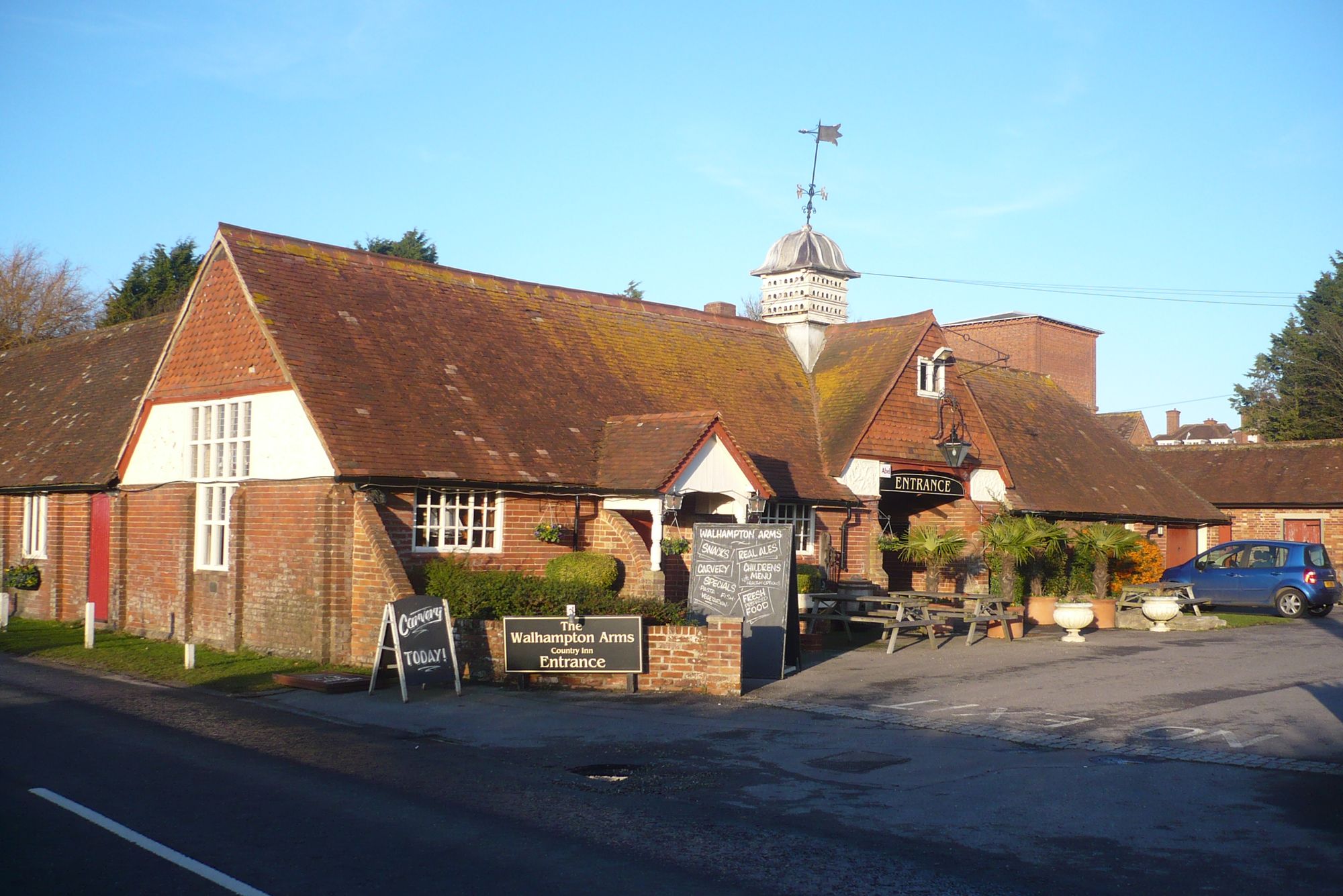 Walhampton Arms, Walhampton. (Pub, External, Key). Published on 08-01-2011