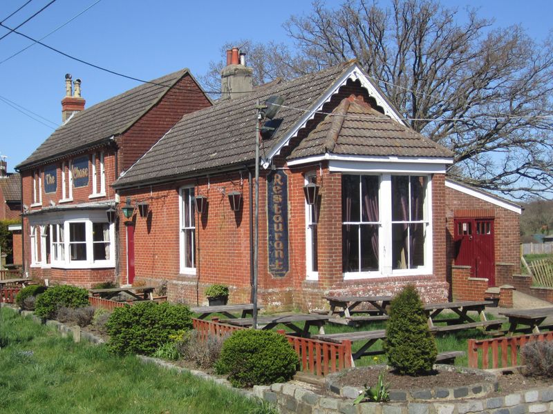Country Inn, Waltham Chase. (Pub, External). Published on 20-04-2013