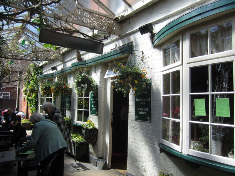Baker's Arms, Winchester (Photo: Pete Horn - 01/05/2013). (Pub, External). Published on 01-05-2013