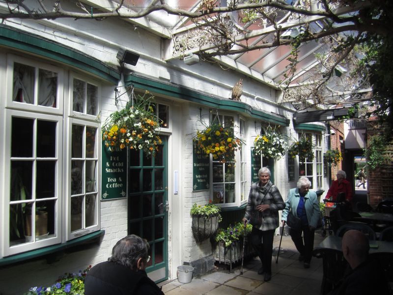 Baker's Arms, Winchester (Photo: Pete Horn - 01/05/2013). (Pub, External). Published on 01-05-2013