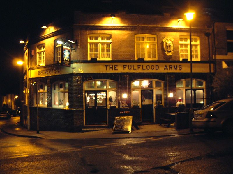 Fulflood Arms, Winchester. (Pub, External). Published on 22-11-2002