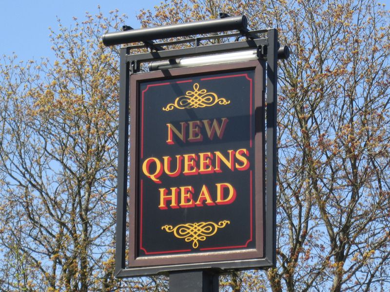 New Queen's Head, Winchester. (Sign). Published on 01-05-2013