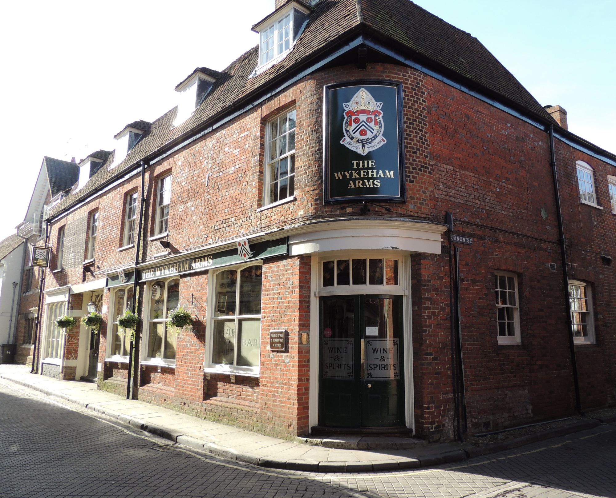 Wykeham Arms, Winchester (Photo: Pat O'Neill - 15/02/2013). (Pub, External). Published on 15-02-2013