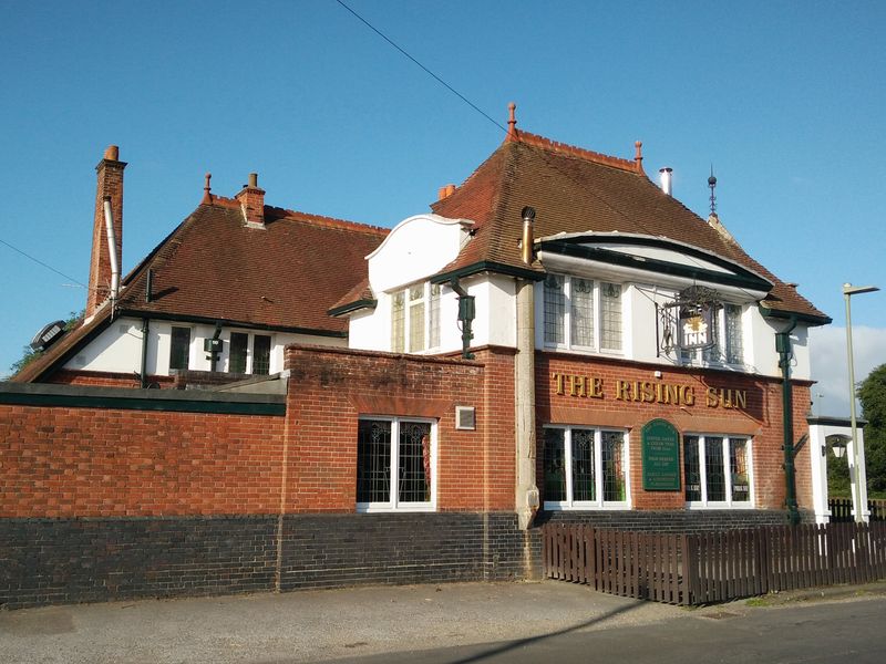 Rising Sun, Wootton. (Pub, External). Published on 06-07-2020