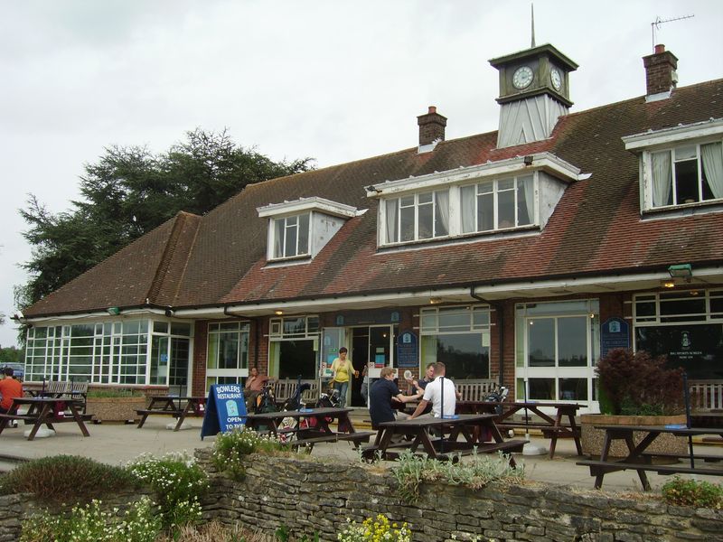 Bowlers, Southampton. (Pub, External, Garden, Customers). Published on 01-07-2005 