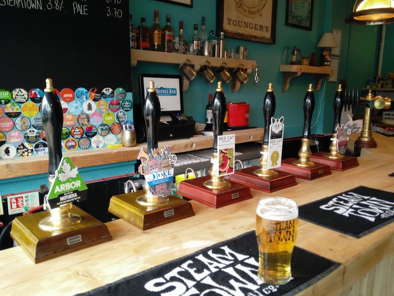Handle Bar, Southampton - the bar on opening day 27/02/2020. (Bar). Published on 27-02-2020 