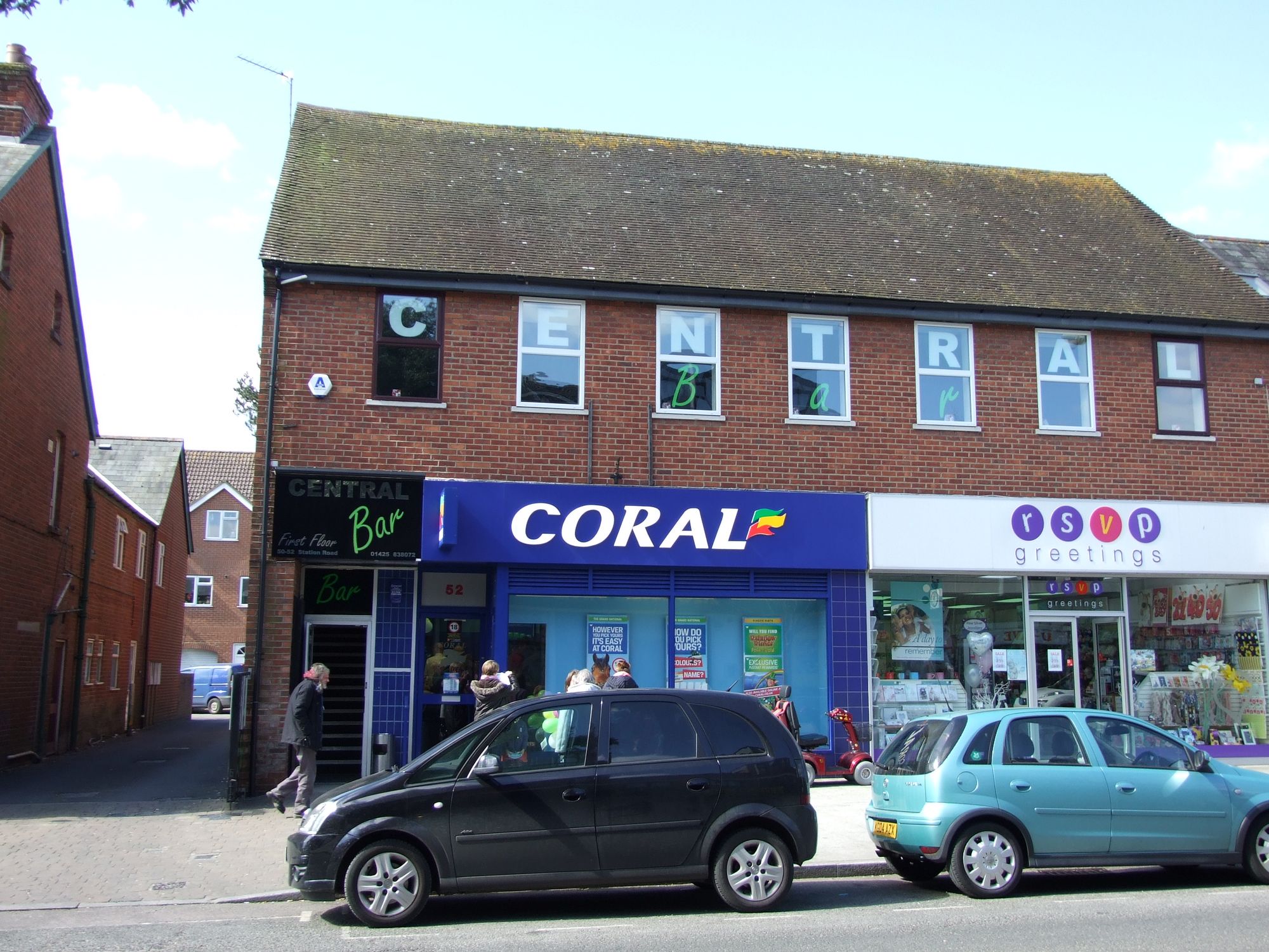 Central Bar, New Milton. (Pub, External). Published on 06-04-2013