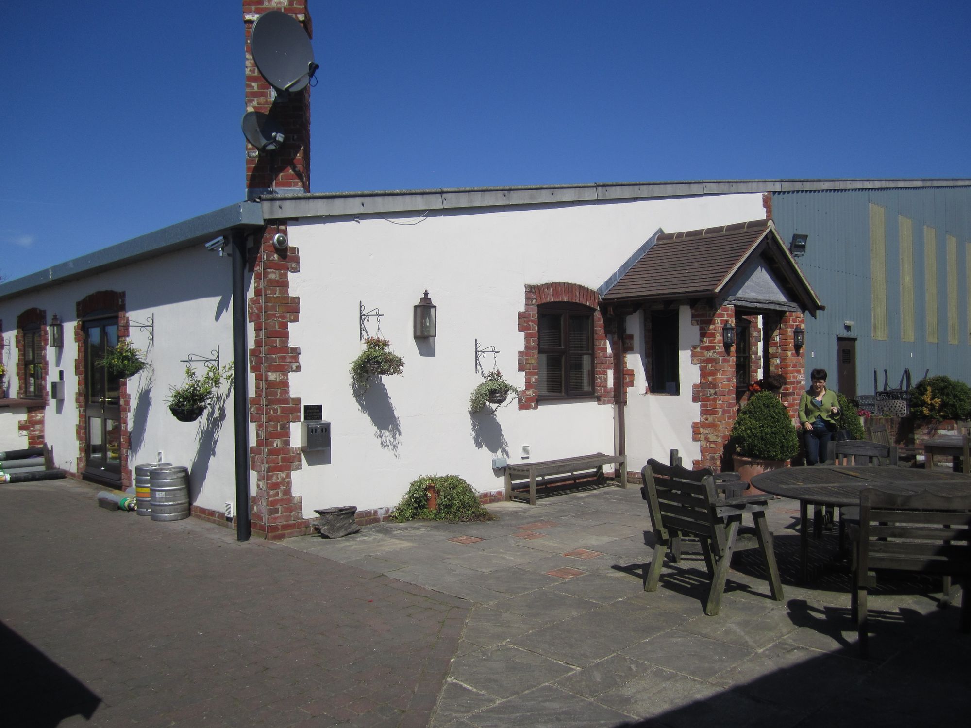 Pinkmead Bistro & Tearooms, Botley. (Pub, External). Published on 20-04-2013