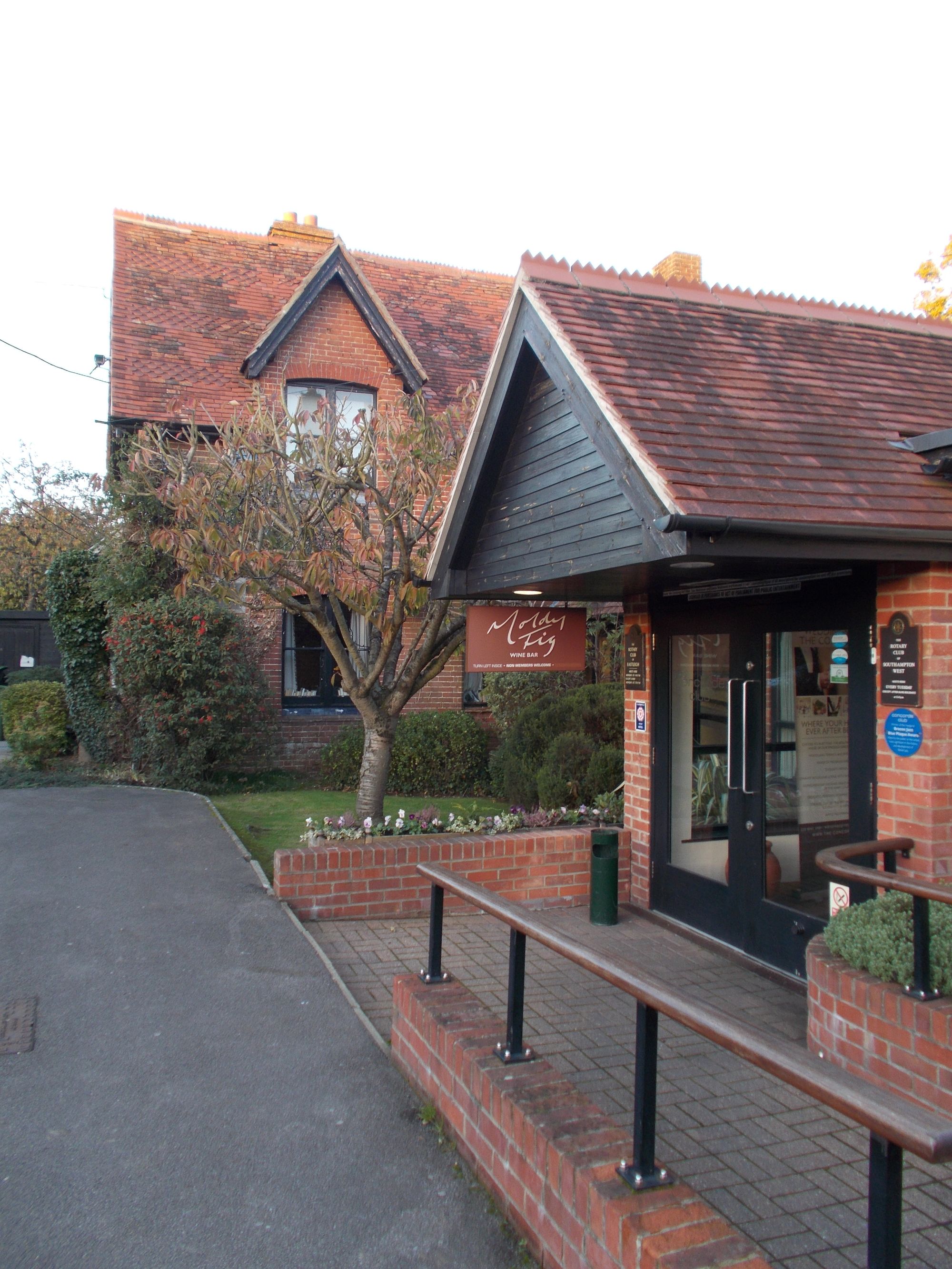 Moldy Fig, Eastleigh (Photo: David Pritchard - 22/11/2013). (Pub, External). Published on 22-11-2013