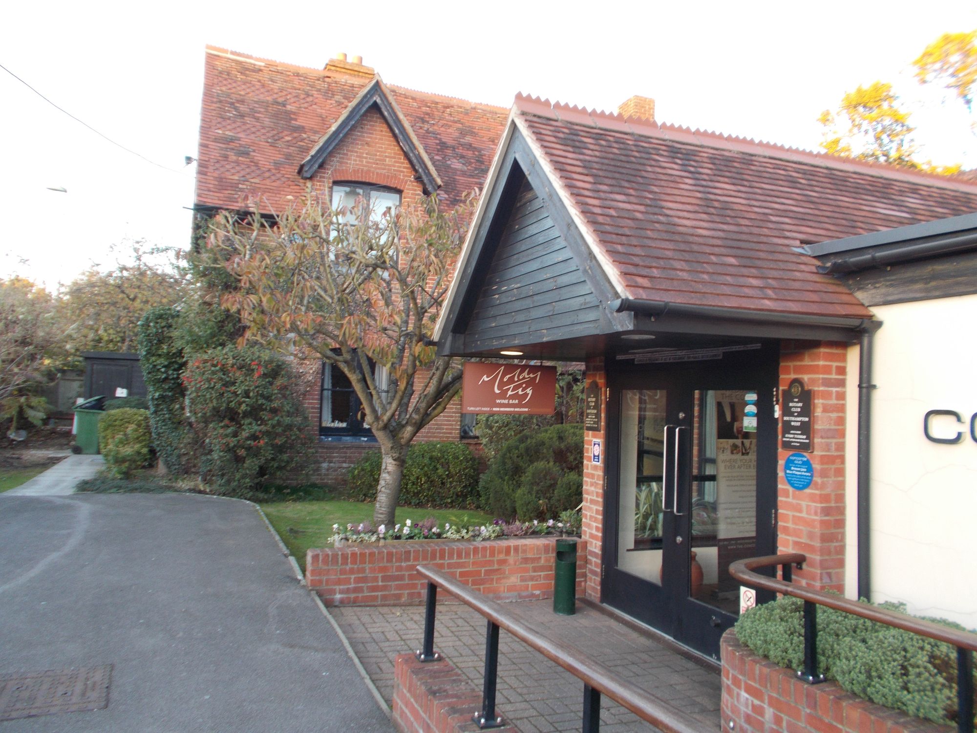 Moldy Fig, Eastleigh (Photo: David Pritchard - 22/11/2013). (Pub, External, Key). Published on 22-11-2013