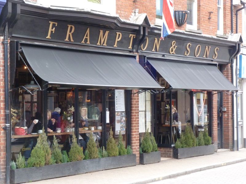 Framptons, Ringwood. (Pub, External). Published on 23-02-2015