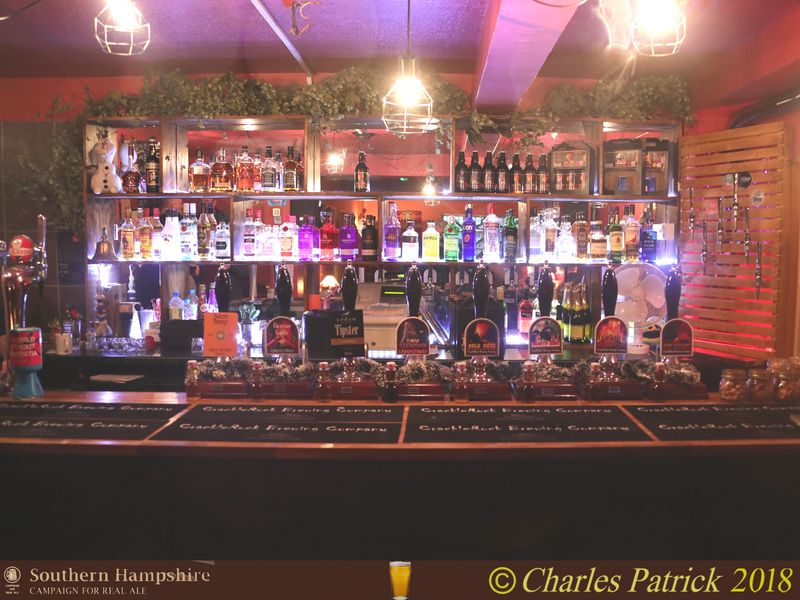 CrackleRock Tap Room, Botley. (Pub, Bar, Key). Published on 15-12-2018