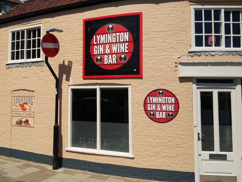 Lymington Gin & Wine Bar, Lymington. (Pub, External). Published on 22-07-2020