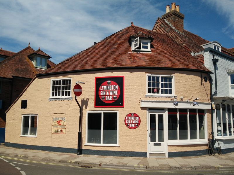Lymington Gin & Wine Bar, Lymington. (Pub, External, Key). Published on 22-07-2020