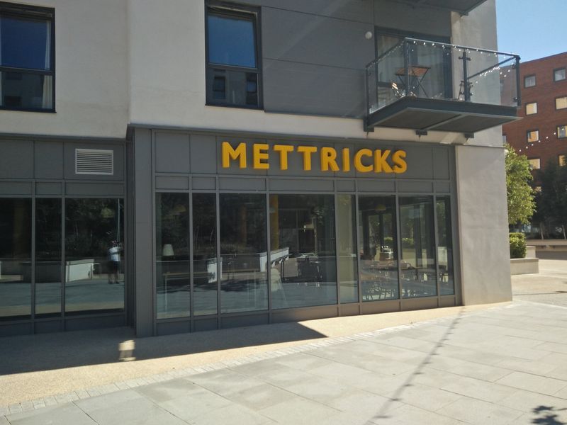 Mettricks Woolston, Southampton. (Pub, External). Published on 07-08-2020 