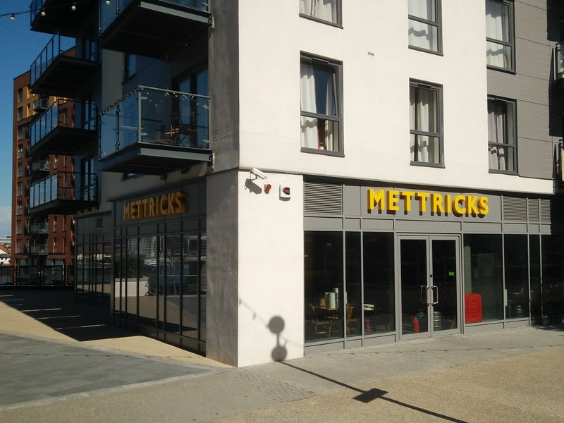 Mettricks Woolston, Southampton. (Pub, External, Key). Published on 07-08-2020