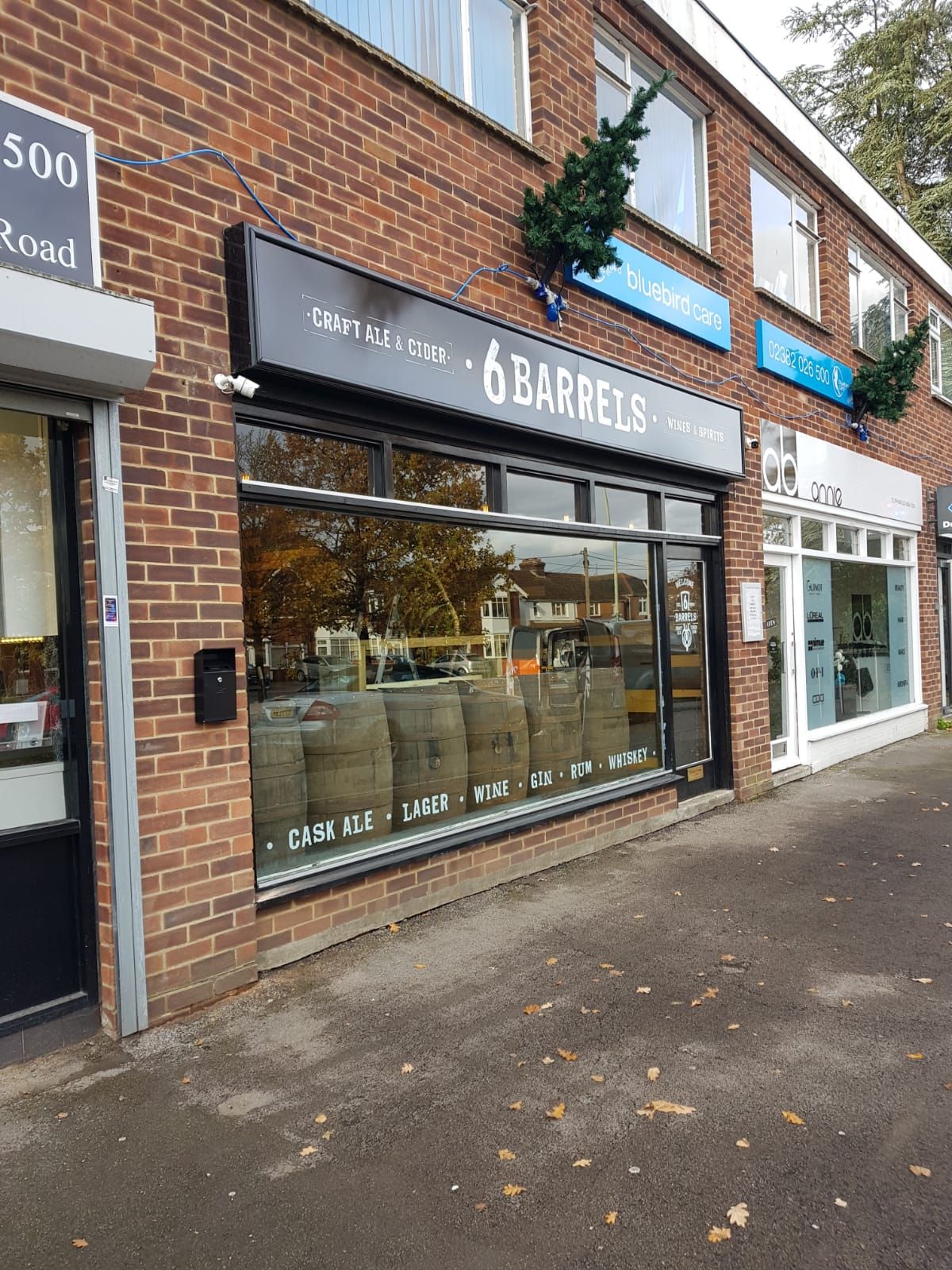 6 Barrels, Totton. (Pub, External). Published on 20-11-2019