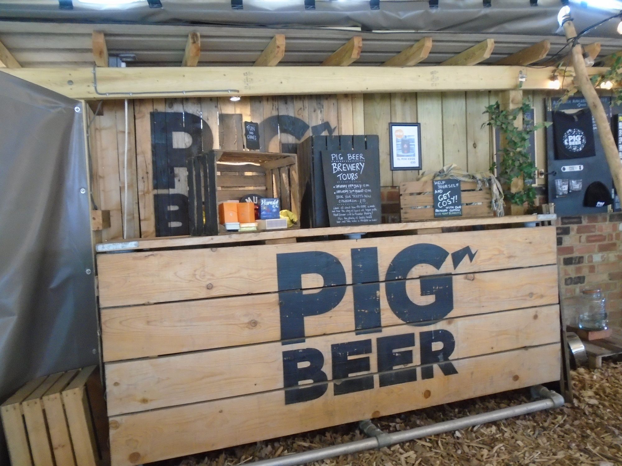 Pig Beer, Brockenhurst (Photo: David Etheridge - 23/08/2025). (Bar). Published on 23-08-2025