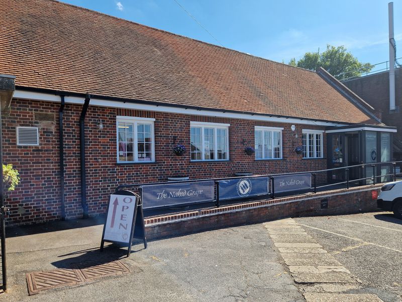 Naked Grape, Alresford (Photo: Pete Horn - 10/05/2025). (External). Published on 10-05-2025 