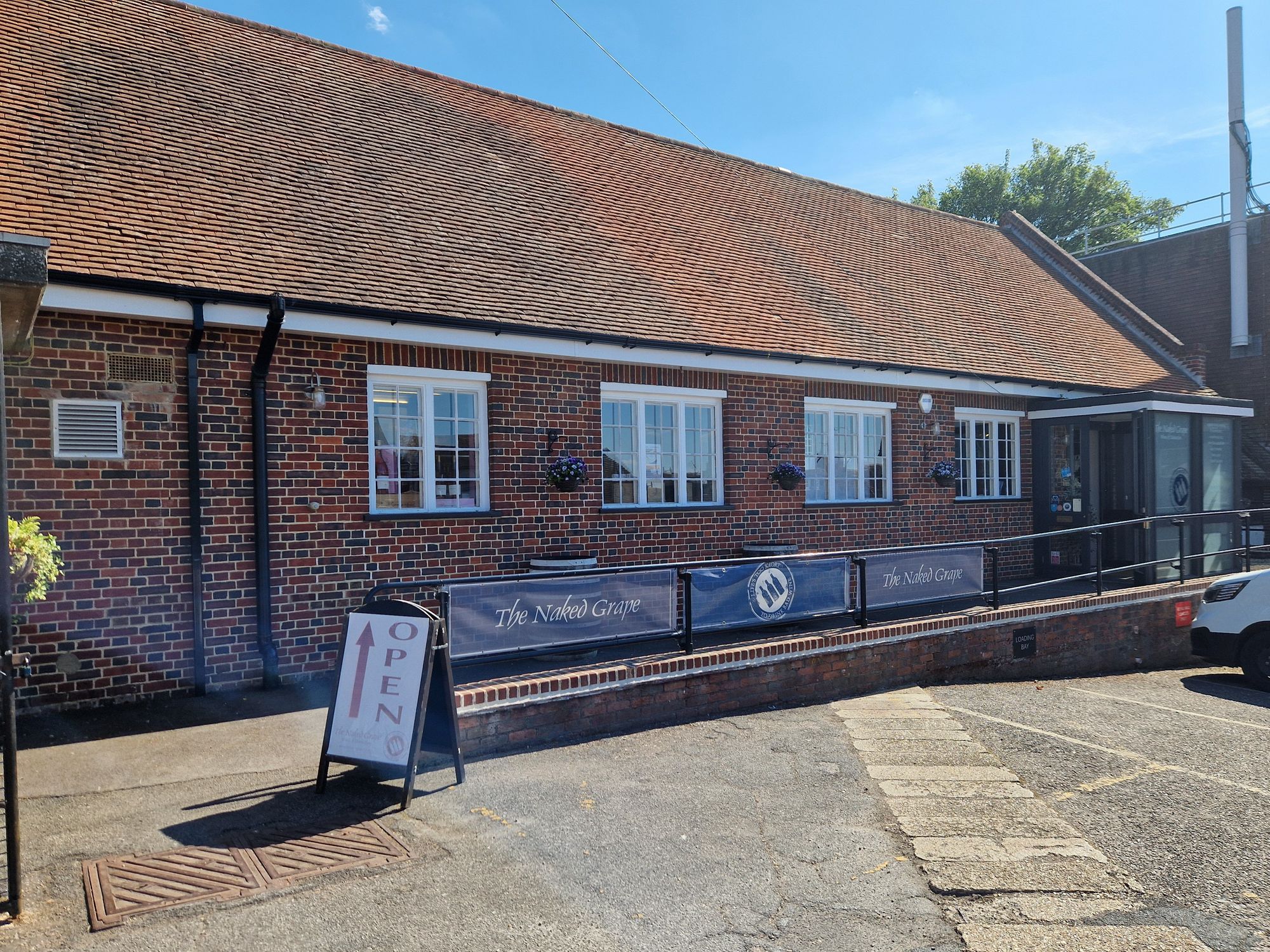 Naked Grape, Alresford (Photo: Pete Horn - 10/05/2025). (External). Published on 10-05-2025