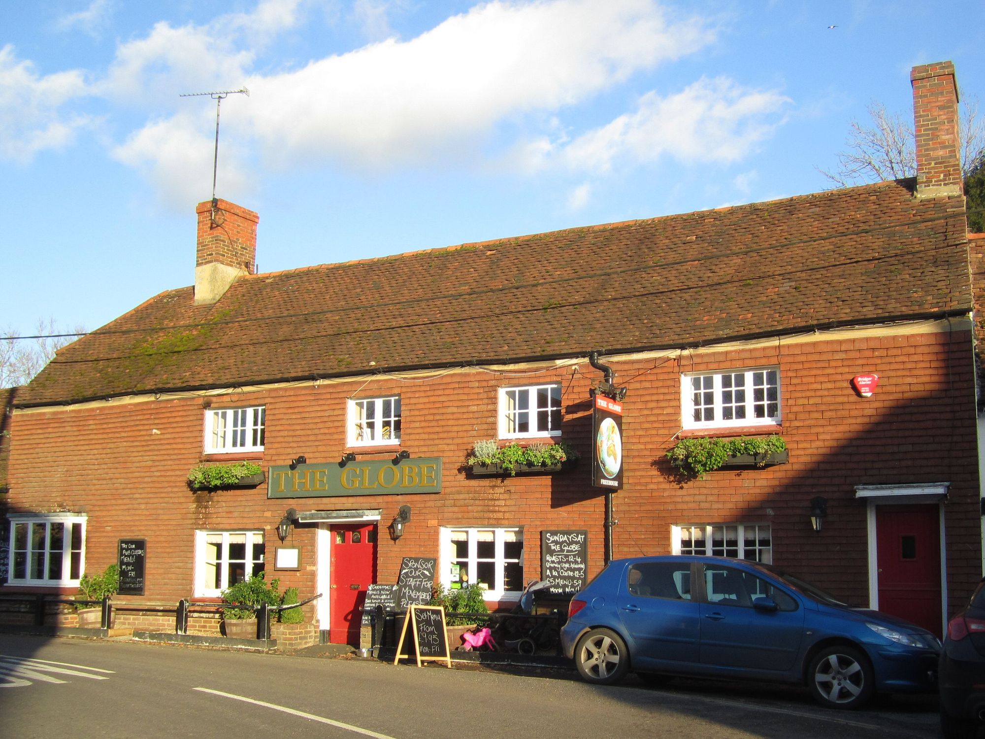 Globe, Alresford (Photo: Pete Horn - 11/11/2012). (Pub, External, Key). Published on 11-11-2012