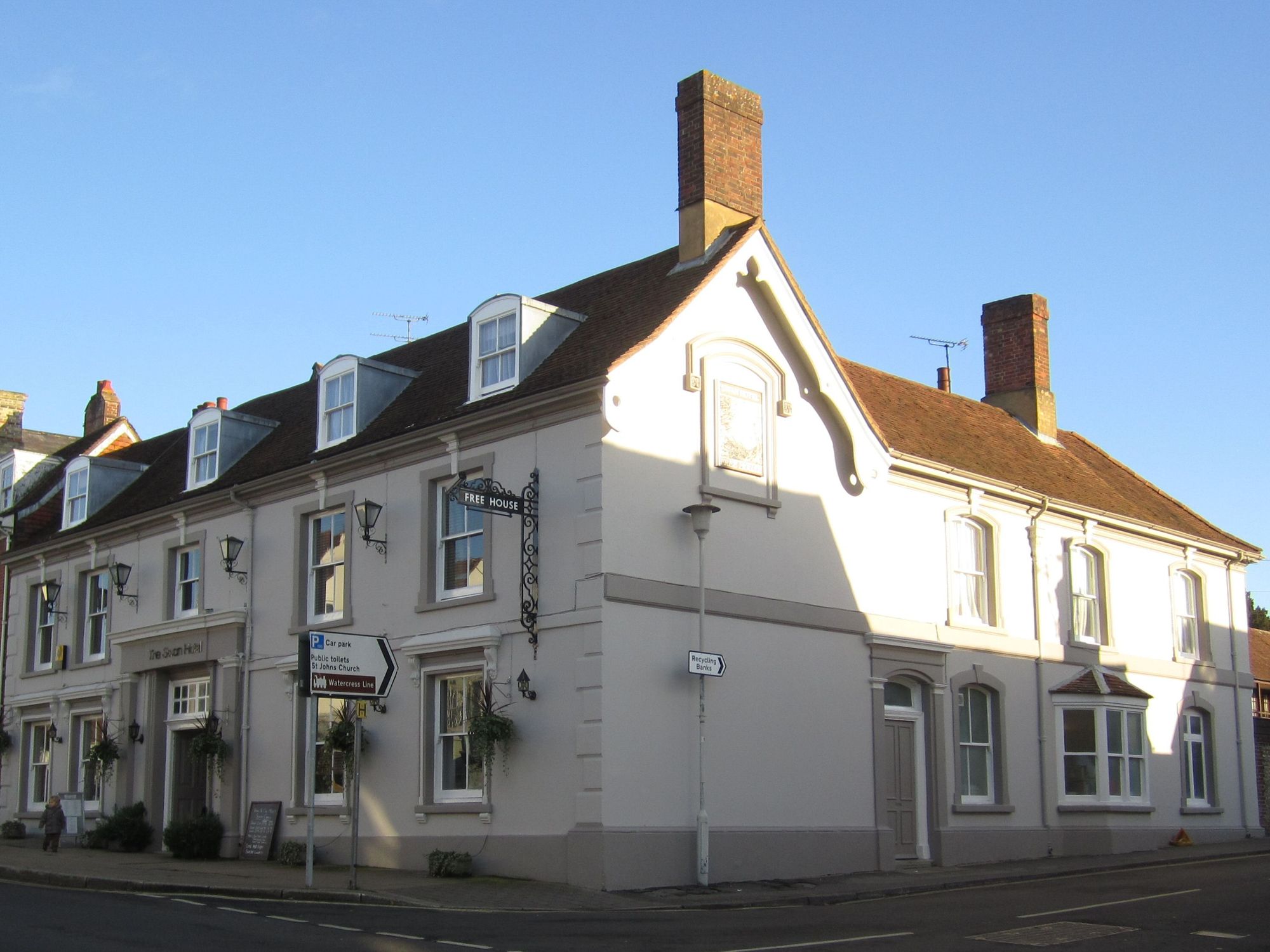 Swan Hotel, Alresford. (Pub, External, Key). Published on 11-11-2012