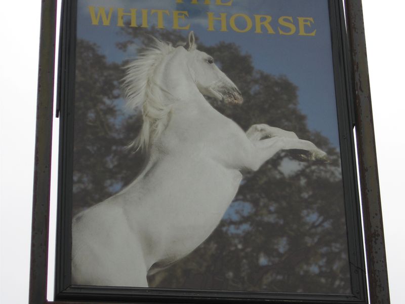 White Horse, Ampfield. (Sign). Published on 01-04-2013 