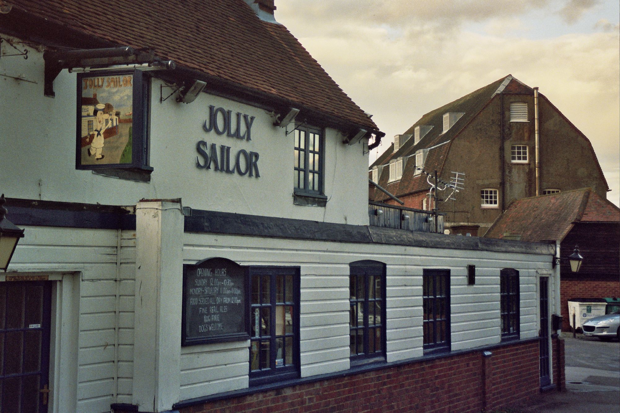 Jolly Sailor, Fawley. (Pub). Published on 06-01-2011