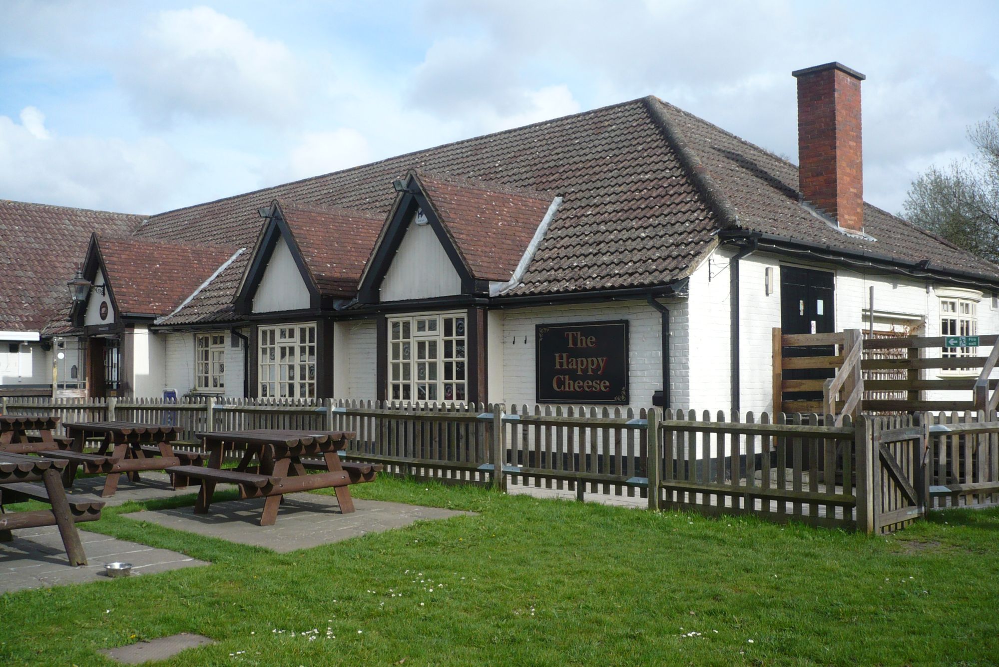 Happy Cheese, Ashurst (Photo: David Pritchard - 03/04/2011). (Pub, Key). Published on 03-04-2011