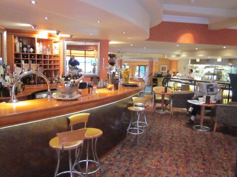 Pebble Beach, Barton on Sea. (Pub, Bar). Published on 04-12-2010