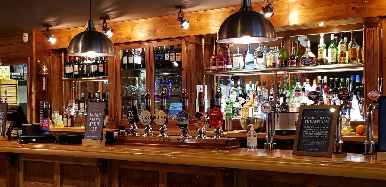 Dolphin, Botley. (Bar). Published on 14-07-2021