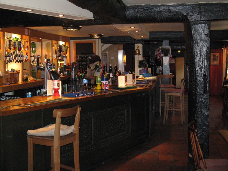 Tudor Rose, Burgate. (Pub, Bar). Published on 23-02-2010