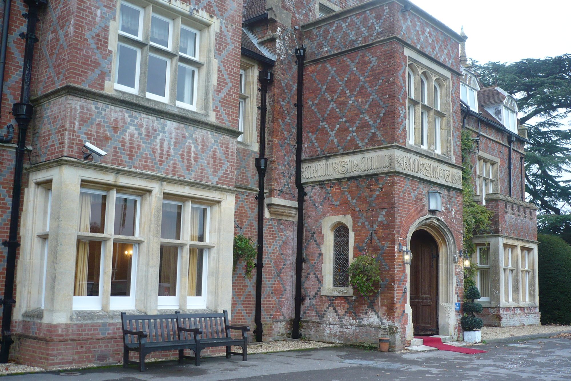 Burley Manor Hotel, Burley. (Pub). Published on 13-11-2010