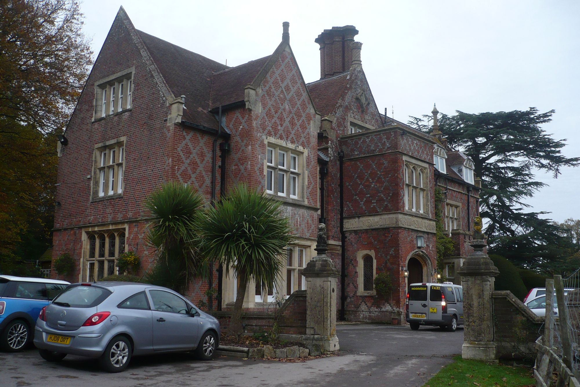 Burley Manor Hotel, Burley. (Key). Published on 13-11-2010