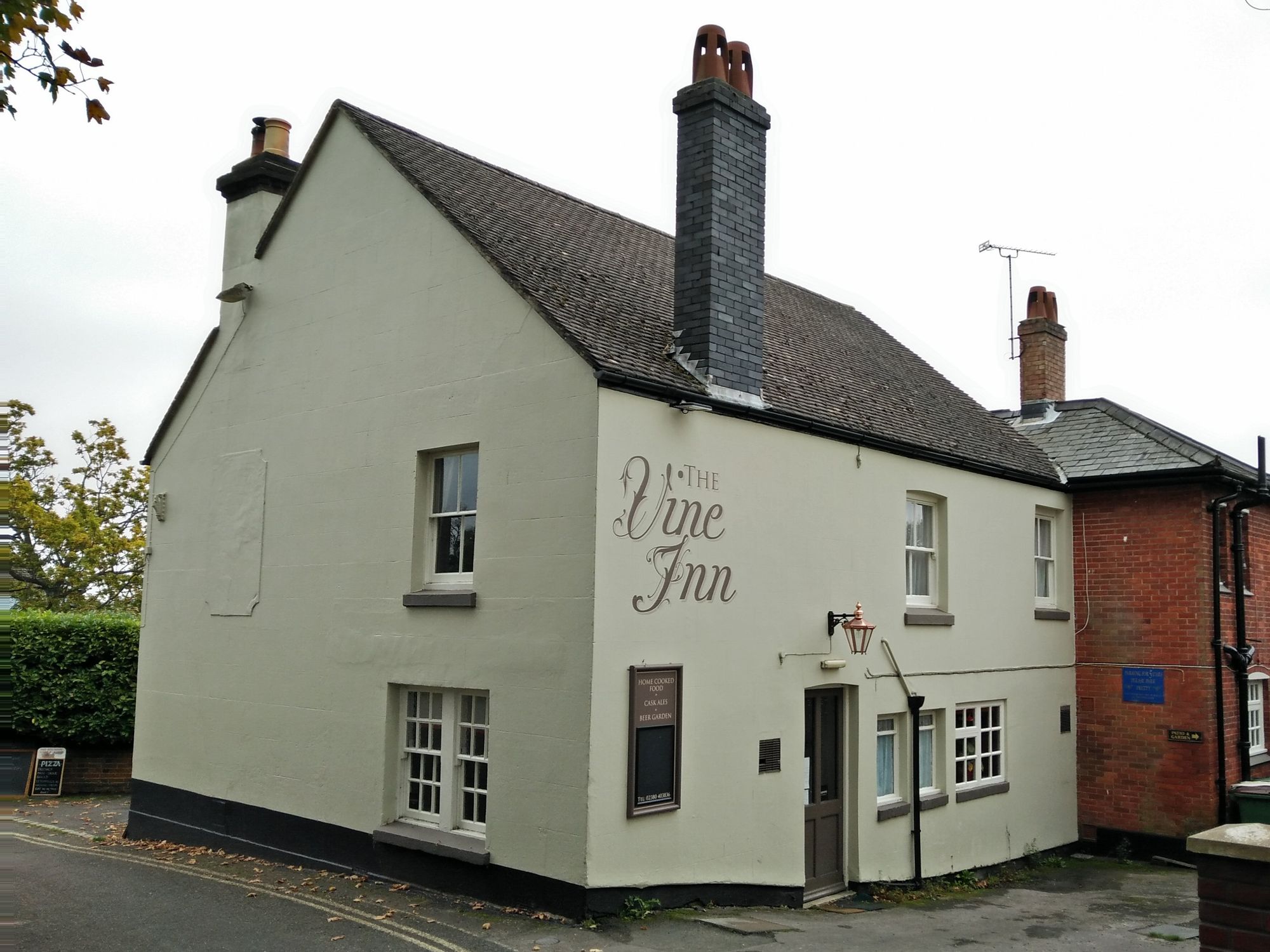 Vine Inn, Bursledon. (Pub, External). Published on 14-10-2017