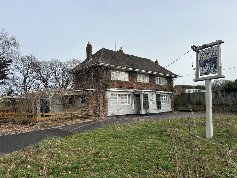 18 months after the Roll Call closed (Photo: Alex P. 26/12/2023). (Pub, External). Published on 26-12-2023