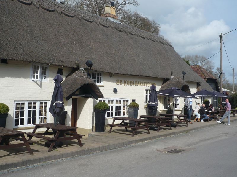 Sir John Barleycorn, Cadnam. (Pub, Key). Published on 03-04-2011