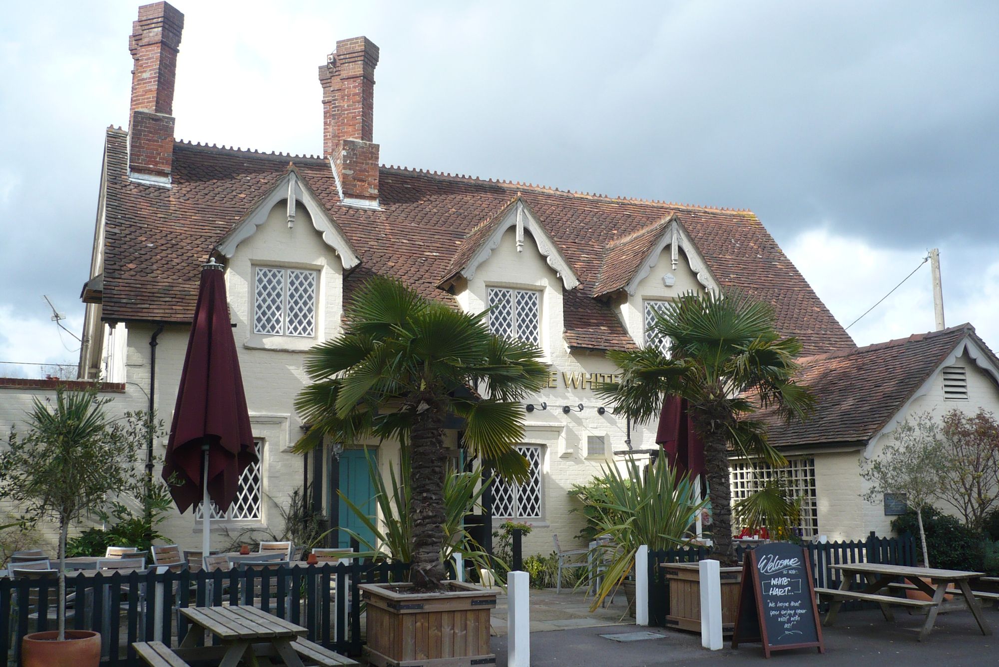 White Hart, Cadnam. (Pub, External, Garden, Key). Published on 03-04-2011