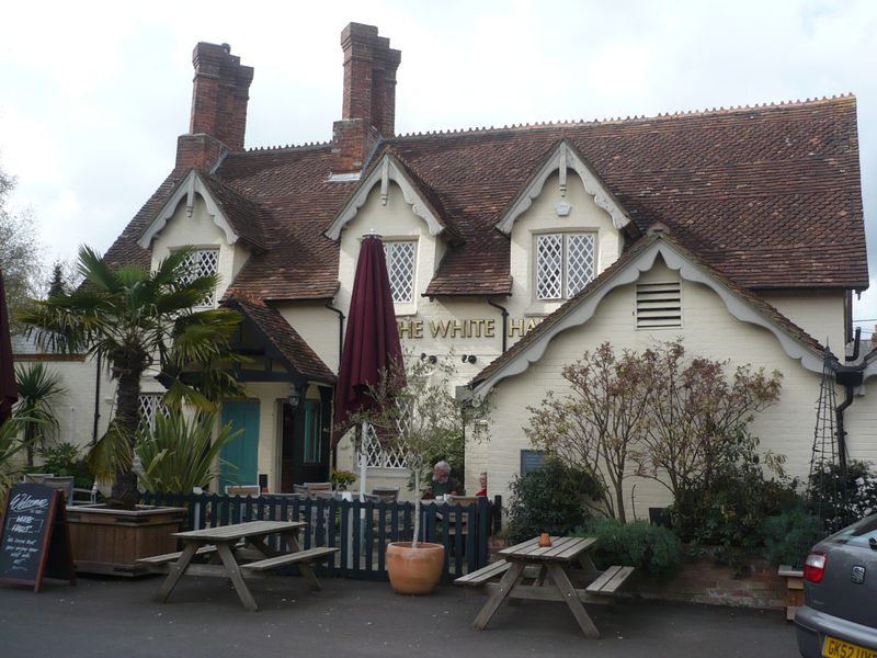 White Hart, Cadnam. (Pub, External, Garden). Published on 03-04-2011