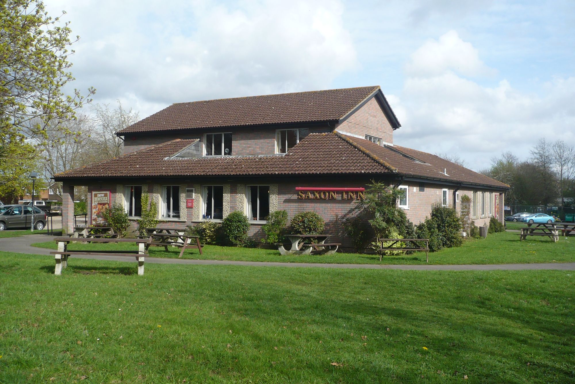Saxon Inn, Calmore. (Pub, External, Garden). Published on 03-04-2011