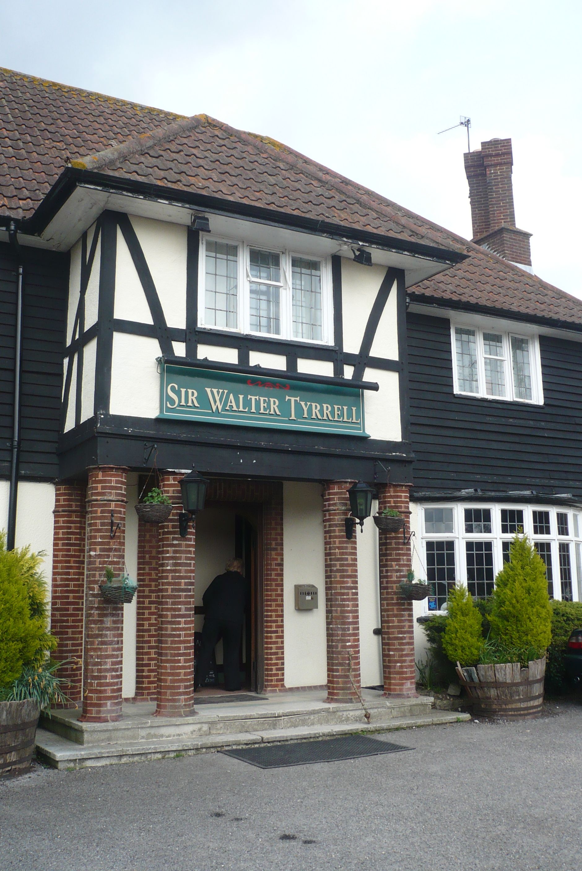 Sir Walter Tyrrell (Photo: David Pritchard - 03/04/2011). (Pub, External). Published on 03-04-2011